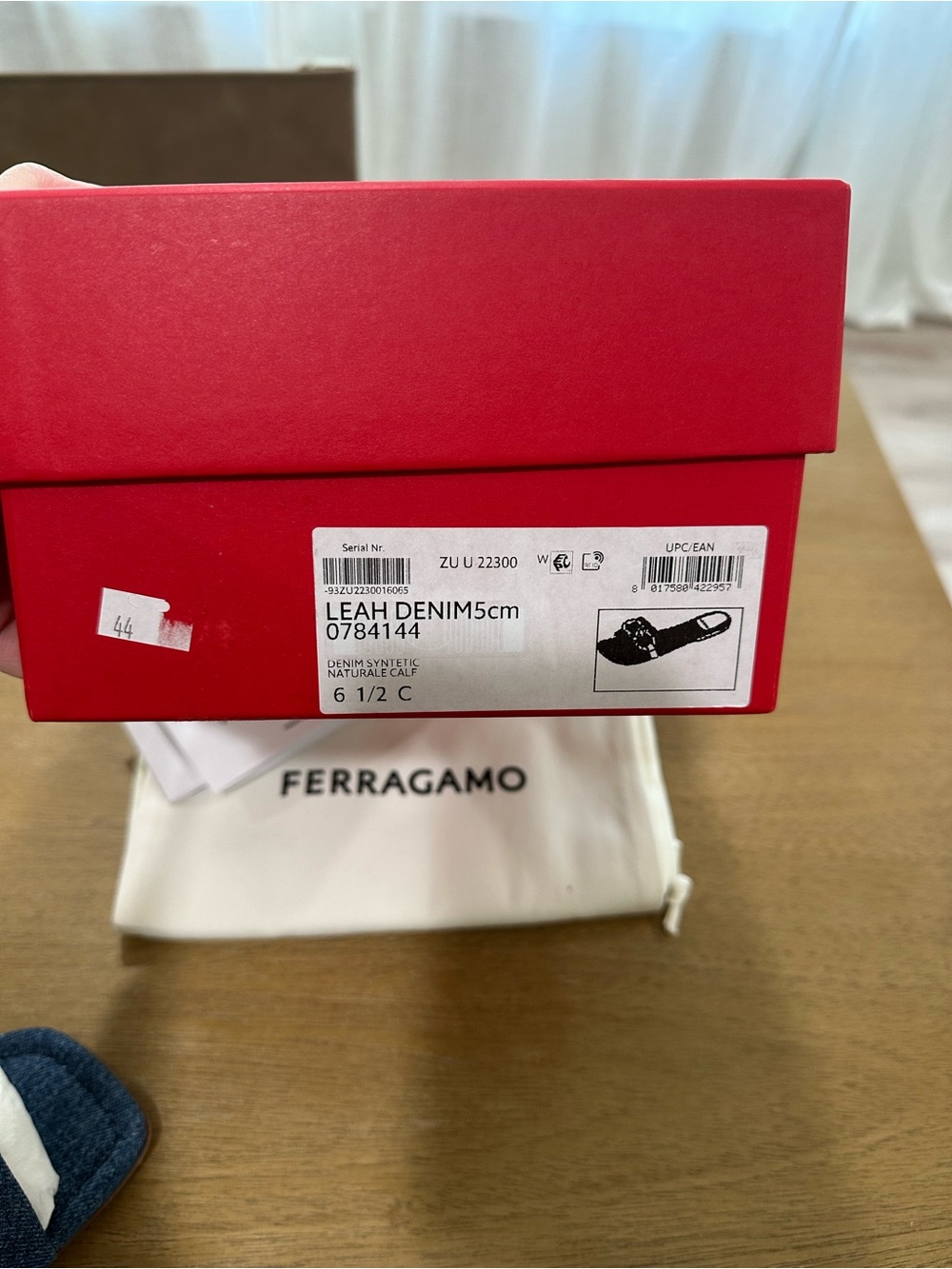 Salvatore Ferragamo Gancini Slide (size 6.5C) - Picture 4 of 5